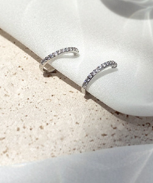 Ritomo De Ricco(リトモ・デ・リコ)の「落ちにくい!痛くなりにくい ビジューフープイヤリング(イヤリング・レディース・シルバー/ゴールド・FREE)」の4枚目の写真