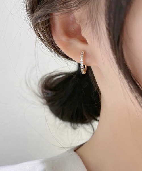 Ritomo De Ricco(リトモ・デ・リコ)の「落ちにくい!痛くなりにくい ビジューフープイヤリング(イヤリング・レディース・シルバー/ゴールド・FREE)」の6枚目の写真