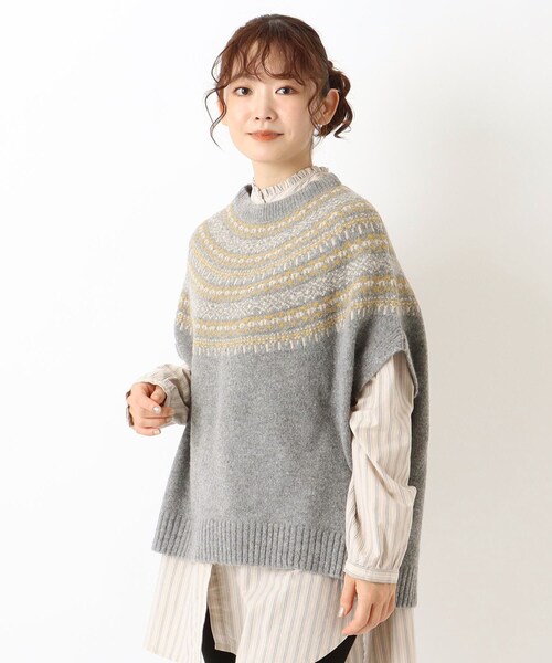 one'sterrace(ワンズテラス)の「求心柄ニットベスト(ベスト・レディース・ダークブラウン系8/ベージュ系8/グレー系4・02)」の2枚目の写真