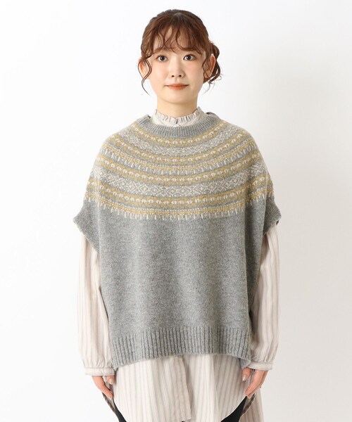 one'sterrace(ワンズテラス)の「求心柄ニットベスト(ベスト・レディース・ダークブラウン系8/ベージュ系8/グレー系4・02)」の4枚目の写真