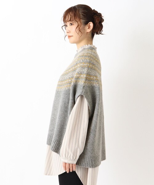 one'sterrace(ワンズテラス)の「求心柄ニットベスト(ベスト・レディース・ダークブラウン系8/ベージュ系8/グレー系4・02)」の5枚目の写真