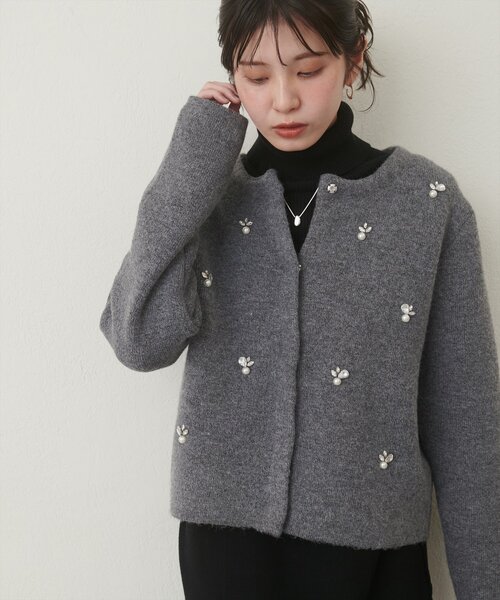 natural couture(ナチュラルクチュール)の「【大人ナチュ】ノーカラービジューニットコート(その他アウター・レディース・モカ/グレー/アイボリー・FREE)」の8枚目の写真