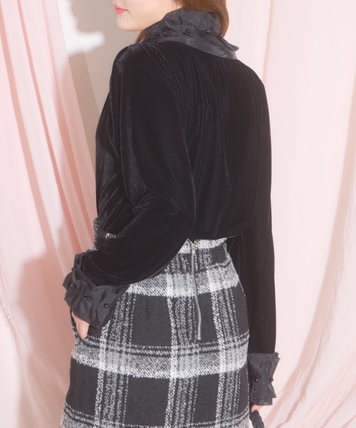 tocco closet(トッコ クローゼット)の「【ZOZO限定】衿×カフスチュールパールカーディガン(カーディガン/ボレロ・レディース・ホワイト/ブラック・M)」の3枚目の写真