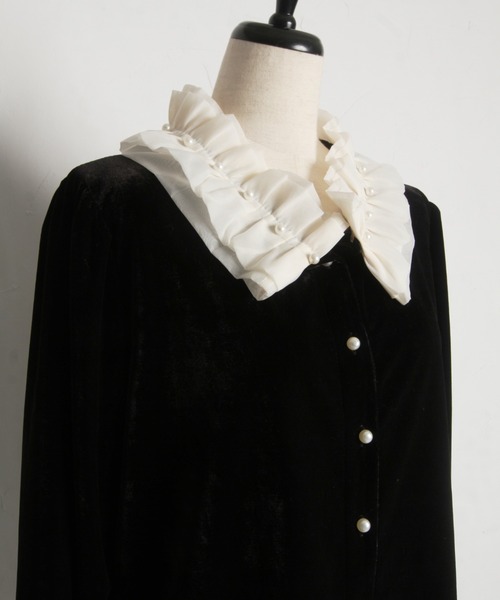tocco closet(トッコ クローゼット)の「【ZOZO限定】衿×カフスチュールパールカーディガン(カーディガン/ボレロ・レディース・ホワイト/ブラック・M)」の11枚目の写真