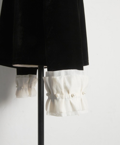 tocco closet(トッコ クローゼット)の「【ZOZO限定】衿×カフスチュールパールカーディガン(カーディガン/ボレロ・レディース・ホワイト/ブラック・M)」の14枚目の写真
