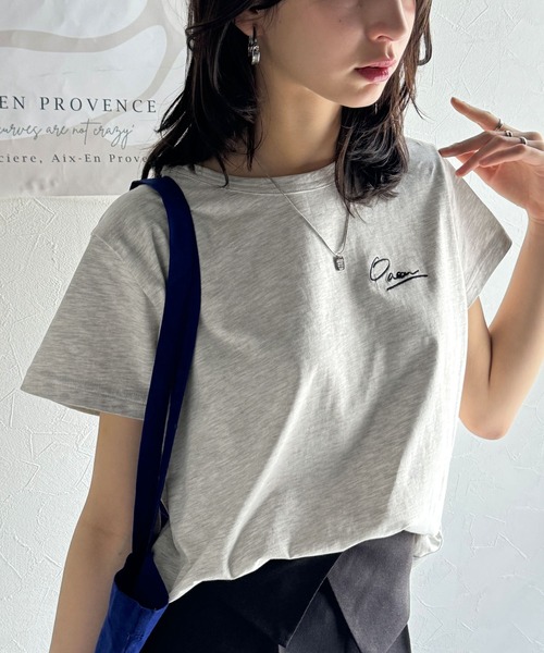 classicalelf(クラシカルエルフ)の「こなれ感たっぷり。オーガニックコットン100%胸元PAEAN刺繍Tシャツ(半袖)(Tシャツ/カットソー・レディース・ブラック/ホワイト×ブラック/ピンクベージュ/オフホワイト/オートミール/チャコール・MEDIUM/LARGE/X-LARGE/SMALL)」の16枚目の写真
