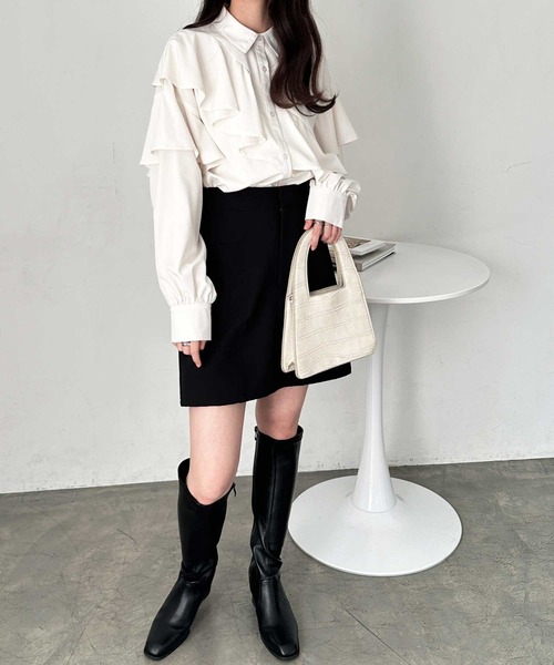 GeeRA(ジーラ)の「アシメデザインフリルシャツ(シャツ/ブラウス・レディース・オフホワイト/ブルー・LARGE/MEDIUM)」の5枚目の写真