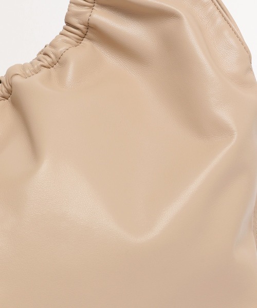 Andemiu（アンデミュウ）の「チェーンラウンドショルダー304064（トートバッグ・レディース・ベージュ/ブラック・FREE）」の16枚目の写真