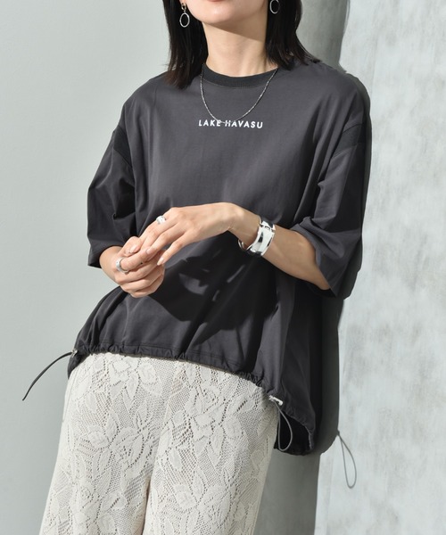 INTERPLANET(インタープラネット)の「ミニロゴプリントデザインドロストTシャツ(Tシャツ/カットソー・レディース・オフホワイト/チャコールグレー・FREE)」の2枚目の写真