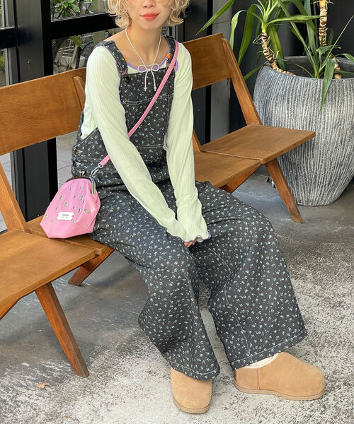 HELLO.SANFRANCISCO(ハローサンフランシスコ)の「【HELLO.SANFRANCISCO/ハローサンフランシスコ】配色ステッチ花柄オーバーオール(サロペット/オーバーオール・レディース・アイボリー/ブラック・ONE SIZE)」の7枚目の写真