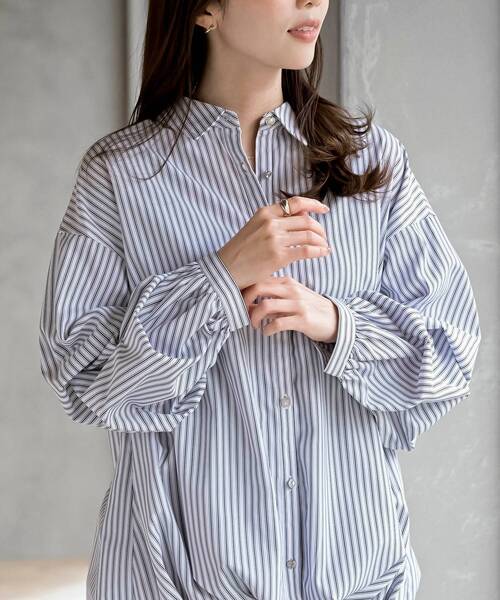 rps（アールピーエス）の「変形スリーブ裾タック多釦ブラウス（シャツ/ブラウス・レディース・オフホワイト/チャコールグレー/ライトグレー/アイボリー/サックスブルー/ホワイト系その他2/ホワイト系その他3・フリー）」の14枚目の写真