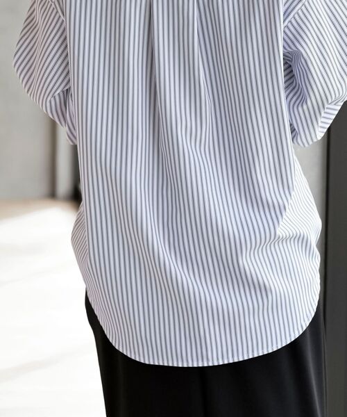 rps（アールピーエス）の「変形スリーブ裾タック多釦ブラウス（シャツ/ブラウス・レディース・オフホワイト/チャコールグレー/ライトグレー/アイボリー/サックスブルー/ホワイト系その他2/ホワイト系その他3・フリー）」の16枚目の写真