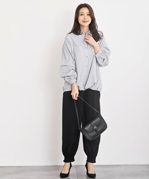 rps（アールピーエス）の「変形スリーブ裾タック多釦ブラウス（シャツ/ブラウス・レディース・オフホワイト/チャコールグレー/ライトグレー/アイボリー/サックスブルー/ホワイト系その他2/ホワイト系その他3・フリー）」の18枚目の写真