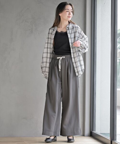 rps（アールピーエス）の「変形スリーブ裾タック多釦ブラウス（シャツ/ブラウス・レディース・オフホワイト/チャコールグレー/ライトグレー/アイボリー/サックスブルー/ホワイト系その他2/ホワイト系その他3・フリー）」の19枚目の写真