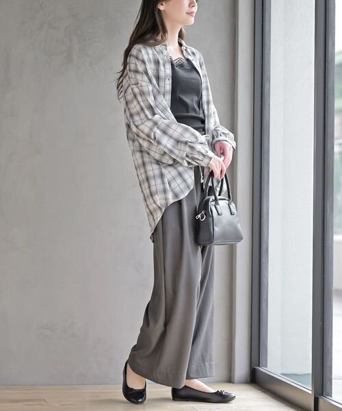 rps（アールピーエス）の「変形スリーブ裾タック多釦ブラウス（シャツ/ブラウス・レディース・オフホワイト/チャコールグレー/ライトグレー/アイボリー/サックスブルー/ホワイト系その他2/ホワイト系その他3・フリー）」の22枚目の写真