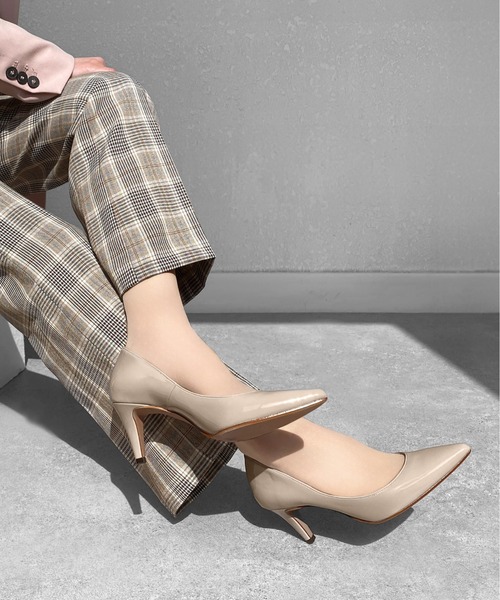 MAMIAN(マミアン)の「iCoN COLORS / ポインテッドトゥ パンプス (7.0cmヒール)(パンプス・レディース・グレイッシュベージュ/ダークベージュ/ダークネイビー/ブラック・25.0cm/24.5cm/24.0cm/23.5cm/23.0cm/22.5cm/21.5cm/22.0cm)」の1枚目の写真