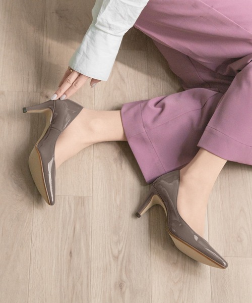 MAMIAN(マミアン)の「iCoN COLORS / ポインテッドトゥ パンプス (7.0cmヒール)(パンプス・レディース・グレイッシュベージュ/ダークベージュ/ダークネイビー/ブラック・25.0cm/24.5cm/24.0cm/23.5cm/23.0cm/22.5cm/21.5cm/22.0cm)」の3枚目の写真