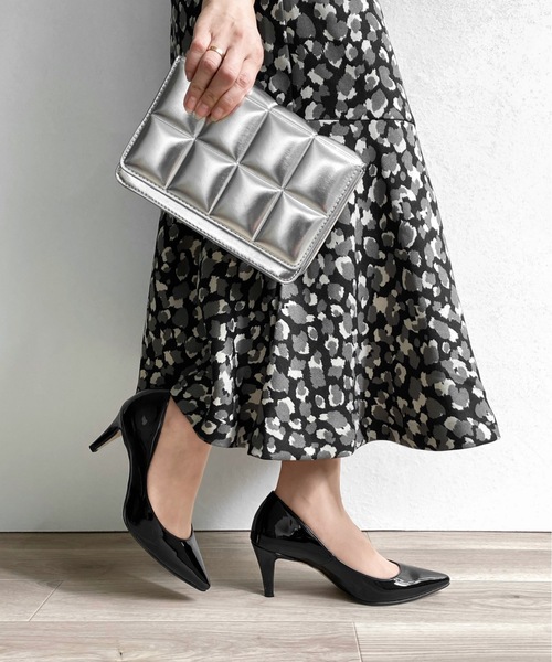 MAMIAN(マミアン)の「iCoN COLORS / ポインテッドトゥ パンプス (7.0cmヒール)(パンプス・レディース・グレイッシュベージュ/ダークベージュ/ダークネイビー/ブラック・25.0cm/24.5cm/24.0cm/23.5cm/23.0cm/22.5cm/21.5cm/22.0cm)」の19枚目の写真