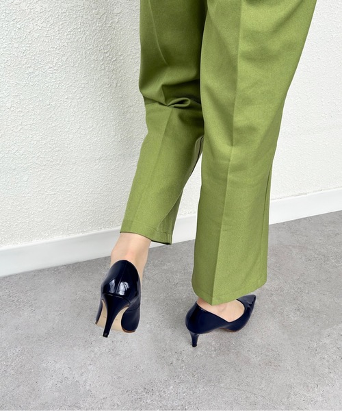 MAMIAN(マミアン)の「iCoN COLORS / ポインテッドトゥ パンプス (7.0cmヒール)(パンプス・レディース・グレイッシュベージュ/ダークベージュ/ダークネイビー/ブラック・25.0cm/24.5cm/24.0cm/23.5cm/23.0cm/22.5cm/21.5cm/22.0cm)」の20枚目の写真