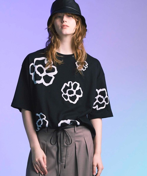 UNISEX》Flower Hand-Printed Oversized Stitched Crew Neck T