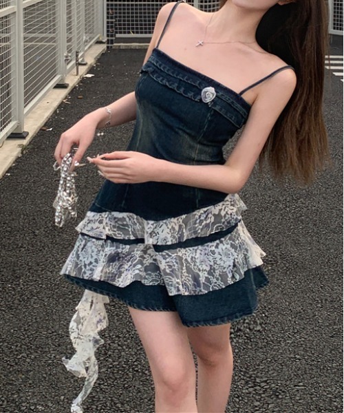 gossip!ロサンゼルス(ゴシップロサンゼルス)の「Y2K アンバランス レースデニム ストラップドレス(ワンピース・レディース・インディゴブルー・FREE)」の14枚目の写真