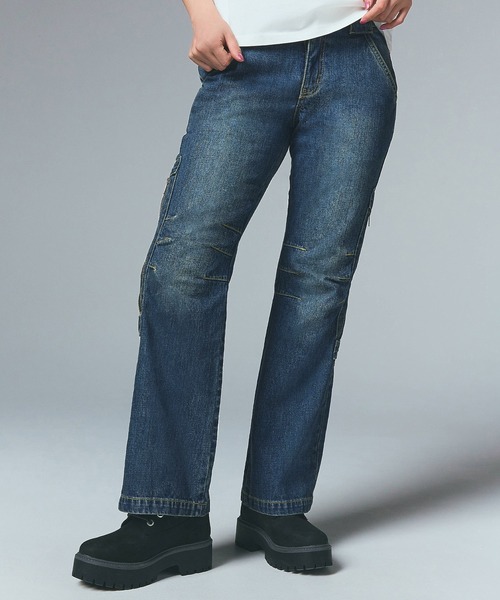 X-girl(エックスガール)の「SIDE VENTILATION FLARE DENIM PANTS(デニムパンツ・レディース・インディゴブルー/ブラック・S/M)」の2枚目の写真