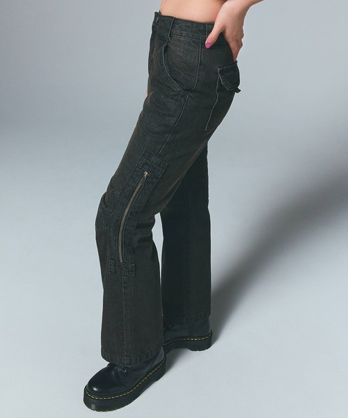 X-girl(エックスガール)の「SIDE VENTILATION FLARE DENIM PANTS(デニムパンツ・レディース・インディゴブルー/ブラック・S/M)」の1枚目の写真