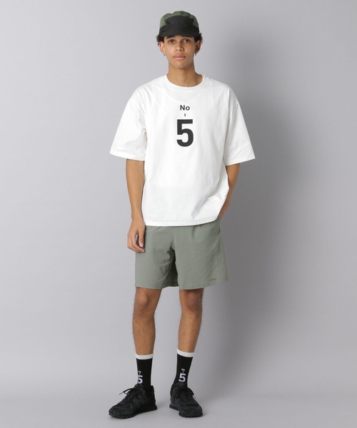 NUMERALS（ヌメラルズ）の「【NUMERALS】ナンバーロゴTEE（Tシャツ/カットソー・メンズ・カーキ/ブラック/オフホワイト・LARGE/MEDIUM/SMALL）」の4枚目の写真
