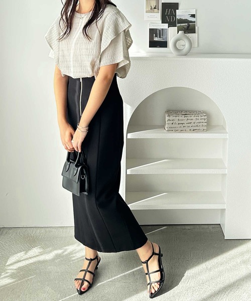GeeRA(ジーラ)の「夏にぴったり!ラッフルフリルショルダー表面感Tシャツ(Tシャツ/カットソー・レディース・ライトグレー/オフホワイト/ブラック・LARGE/X-LARGE/MEDIUM)」の16枚目の写真