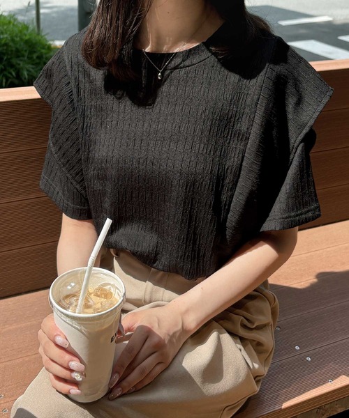 GeeRA(ジーラ)の「夏にぴったり!ラッフルフリルショルダー表面感Tシャツ(Tシャツ/カットソー・レディース・ライトグレー/オフホワイト/ブラック・LARGE/X-LARGE/MEDIUM)」の20枚目の写真