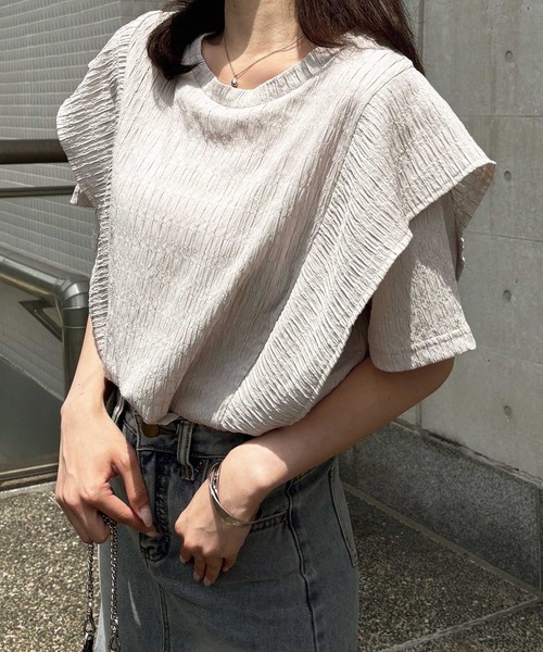 GeeRA(ジーラ)の「夏にぴったり!ラッフルフリルショルダー表面感Tシャツ(Tシャツ/カットソー・レディース・ライトグレー/オフホワイト/ブラック・LARGE/X-LARGE/MEDIUM)」の21枚目の写真
