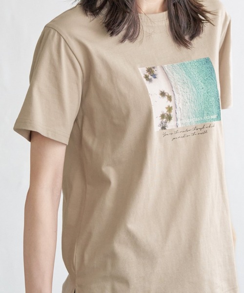 ikka（イッカ）の「【雑誌InRed5月号掲載】ロゴフォトプリントTシャツ【親子コーデ】（Tシャツ/カットソー・レディース・オフホワイト/ブラック/ホワイト/ライトグレー/ベージュ/クリアグリーン・S/M/L）」の5枚目の写真
