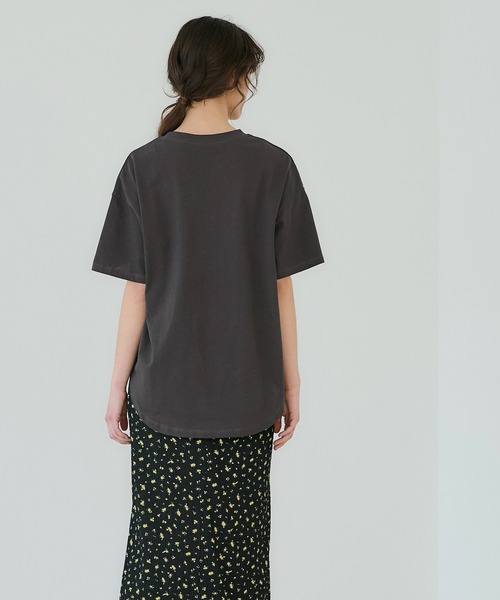 coca(coca)(コカ)の「テールカットカレッジビッグTシャツ(Tシャツ/カットソー・レディース・ライトベージュ/ホワイト/ライトグレー/チャコール・S/L/M)」の7枚目の写真