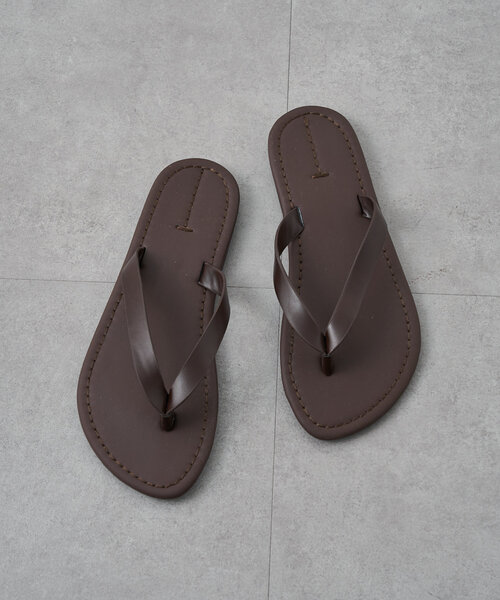 SHENERY(シーナリー)の「《夏らしい抜け感》トングフラットサンダル(サンダル・レディース・ブラック/ブラウン/シルバー・36/37/38)」の1枚目の写真