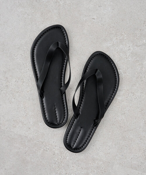 SHENERY(シーナリー)の「《夏らしい抜け感》トングフラットサンダル(サンダル・レディース・ブラック/ブラウン/シルバー・36/37/38)」の5枚目の写真