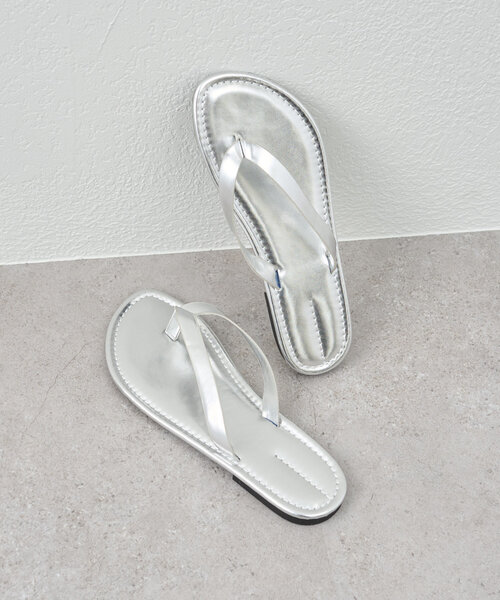 SHENERY(シーナリー)の「《夏らしい抜け感》トングフラットサンダル(サンダル・レディース・ブラック/ブラウン/シルバー・36/37/38)」の10枚目の写真