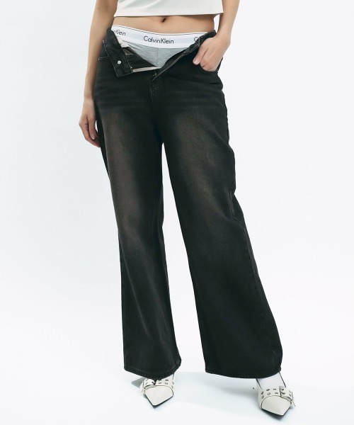 Clum(クルム)の「Vintage Wash Denim Pants / ヴィンテージウォッシュデニムパンツ(デニムパンツ・レディース・ブラック系・MEDIUM/SMALL)」の2枚目の写真