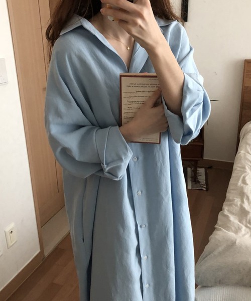 VIBGYOR（ヴィブジョー）の「ルーズロングシャツワンピース /冷房対策 日焼け対策(CZ)（シャツワンピース・レディース・ホワイト/ライトブルー/ネイビー/ブラウン・FREE）」の5枚目の写真