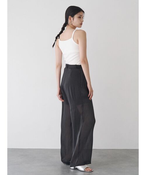 MURUA(ムルーア)の「【セットアップ対応】シャイニーシアーパンツ(その他パンツ・レディース・ライトグリーン/ブラック/アイボリー/ブラウン・1/2)」の10枚目の写真