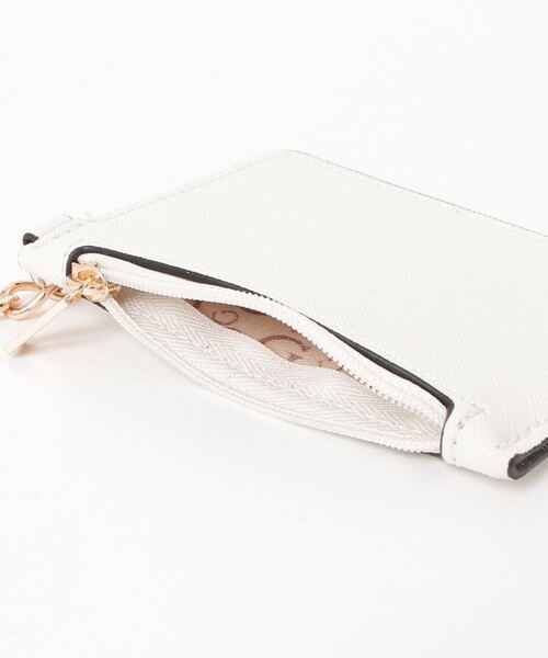 Guess(ゲス)の「TANA Top Zip Shoulder ハンドバッグ(ハンドバッグ・レディース・ベージュ/ブラック系その他・ONE SIZE)」の19枚目の写真