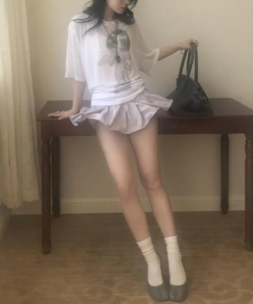 ViViDAY（ビビデー）の「ビッグシルエットデザイン天使プリント透け半袖ｔシャツ（Tシャツ/カットソー・レディース・ホワイト/グレー・M）」の10枚目の写真