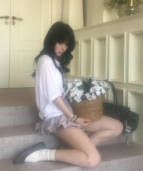 ViViDAY（ビビデー）の「ビッグシルエットデザイン天使プリント透け半袖ｔシャツ（Tシャツ/カットソー・レディース・ホワイト/グレー・M）」の8枚目の写真