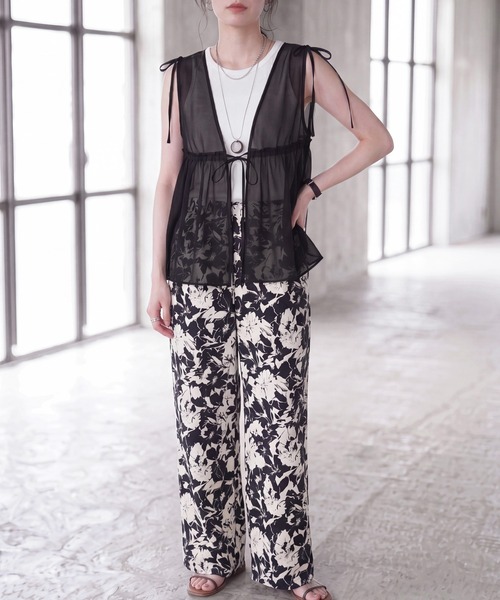 SELECT LEVERY(セレクトリベリー)の「チュールギャザーリボンベスト(ベスト・レディース・ブラック/ナチュラル・MEDIUM)」の8枚目の写真