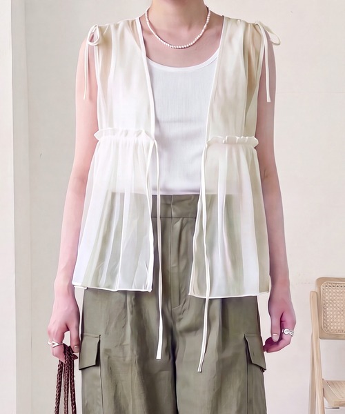 SELECT LEVERY(セレクトリベリー)の「チュールギャザーリボンベスト(ベスト・レディース・ブラック/ナチュラル・MEDIUM)」の14枚目の写真