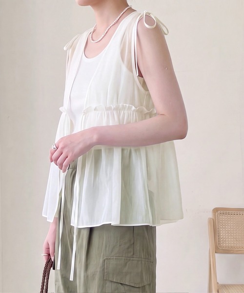 SELECT LEVERY(セレクトリベリー)の「チュールギャザーリボンベスト(ベスト・レディース・ブラック/ナチュラル・MEDIUM)」の17枚目の写真
