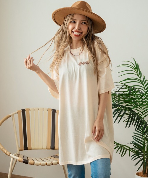 anap mimpi（アナップミンピ）の「BOHO Dream catcher メッセージ プリント ビッグ Tシャツ ワンピース（ワンピース・レディース・キナリ/ブラック・FREE）」の3枚目の写真