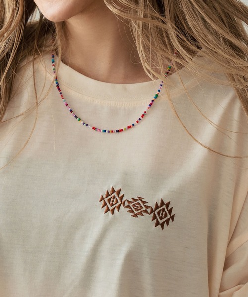 anap mimpi（アナップミンピ）の「BOHO Dream catcher メッセージ プリント ビッグ Tシャツ ワンピース（ワンピース・レディース・キナリ/ブラック・FREE）」の6枚目の写真