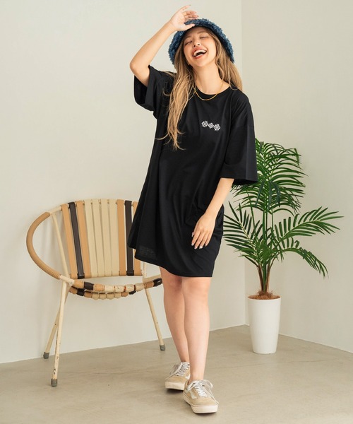 anap mimpi（アナップミンピ）の「BOHO Dream catcher メッセージ プリント ビッグ Tシャツ ワンピース（ワンピース・レディース・キナリ/ブラック・FREE）」の14枚目の写真