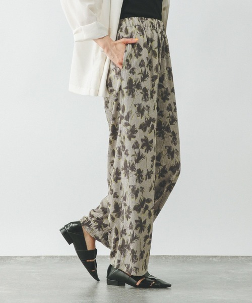 GLOBAL WORK（グローバルワーク）の「楊柳イージー柄パンツ/492315（その他パンツ・レディース・グレイッシュベージュ/ブラック系その他3/その他3/グリーン系その他2・LARGE/MEDIUM）」の8枚目の写真