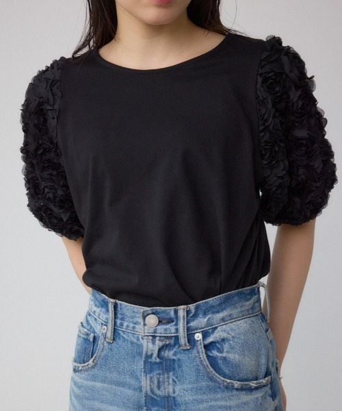 AZUL by moussy(アズールバイマウジー)の「ソデチュールトップス(Tシャツ/カットソー・レディース・ライトブルー/ブラック/オフホワイト・FREE)」の2枚目の写真